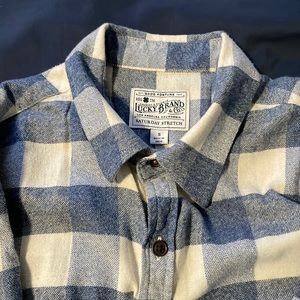 Iucky brand blue flannel mens small